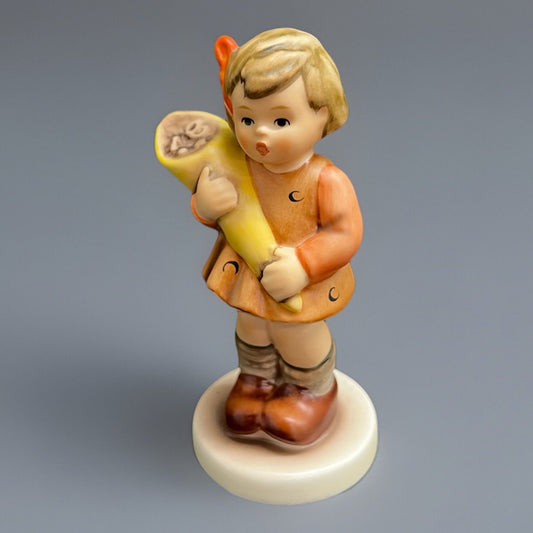 1992 M.I. Hummel Exclusive Goebel "A Sweet Offering" Porcelain Figurine #549 3/0