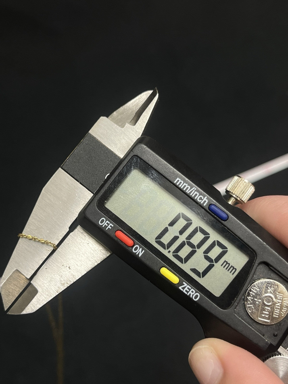 14k yellow gold rope  20 in chain  1 mm   weighs 2 g  marked AT in a circle