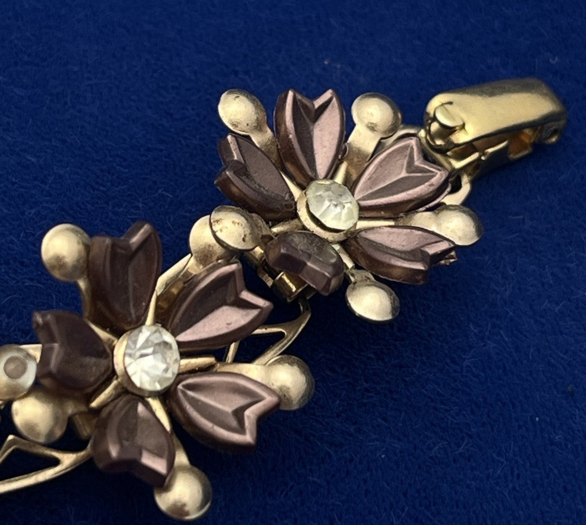 Vintage 1940's  Metal 3 D Flowers Rhinestone Center 10 Link Bracelet Beautiful!