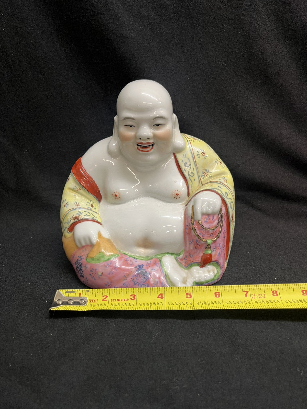 PAIR OF CHINESE FAMILLE ROSE PORCELAIN FIGURES OF SEATED BUDAI BUDDAH