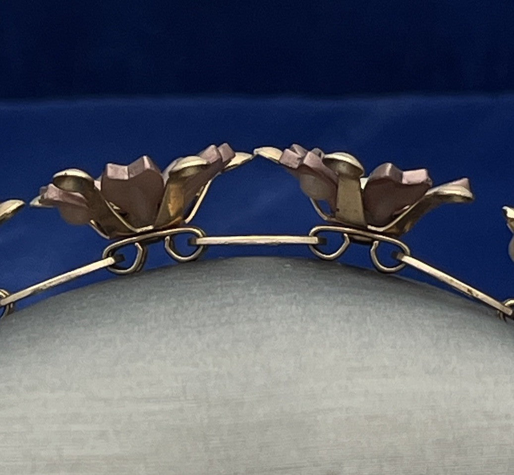 Vintage 1940's  Metal 3 D Flowers Rhinestone Center 10 Link Bracelet Beautiful!