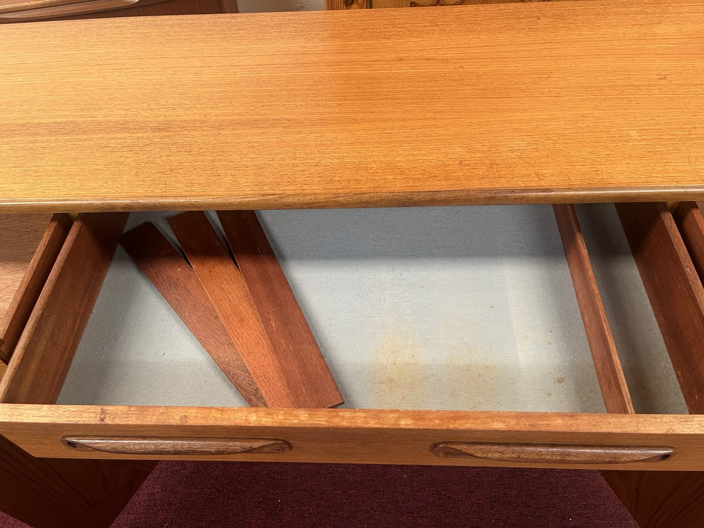 MID-CENTURY MODERN TEAK SIDEBOARD BUFFET CREDENZA by G PLAN 'FRESCO'