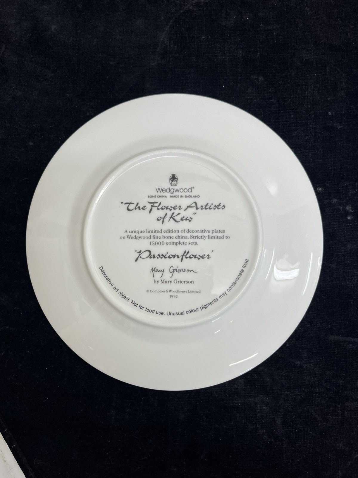 Wedgwood "The Flower Artists of Kew" Pink Passionflower Plates Set of 2 - 8.25"