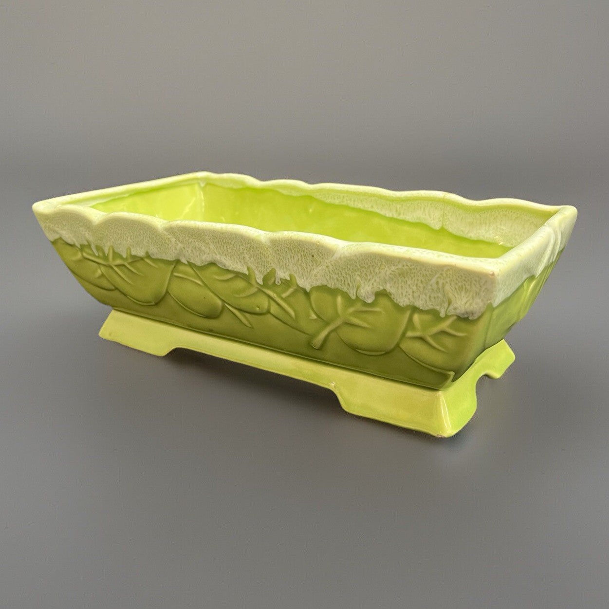 Shawnee Pottery 1950's vintage green leaf planter #292 10.5"