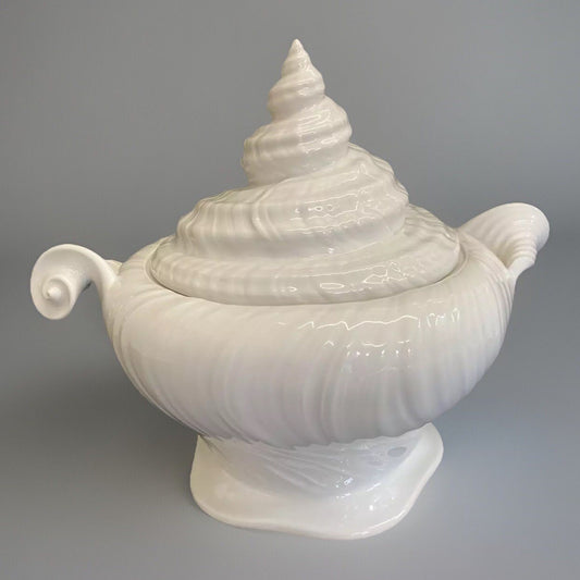 Royal Copenhagen 14180 White Shell Nautilus Konkylie Triton Tureen W 6 Bowl Set