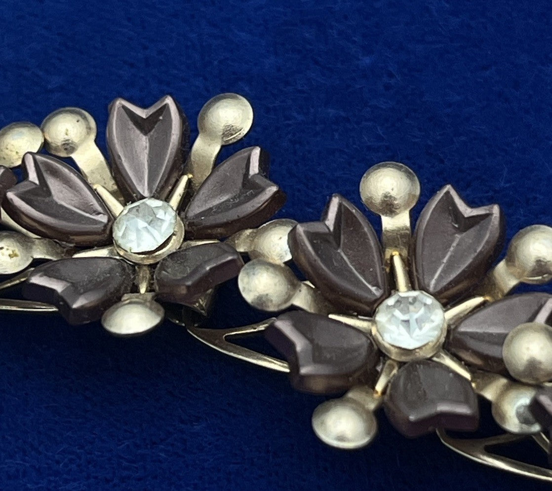 Vintage 1940's  Metal 3 D Flowers Rhinestone Center 10 Link Bracelet Beautiful!