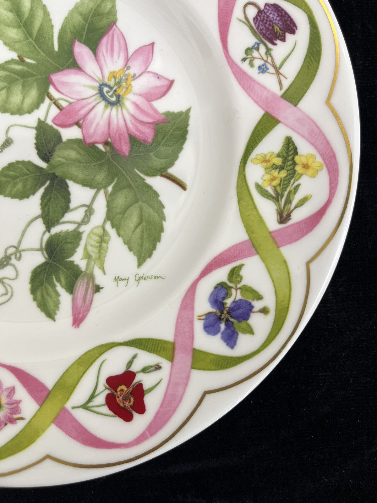 Wedgwood "The Flower Artists of Kew" Pink Passionflower Plates Set of 2 - 8.25"