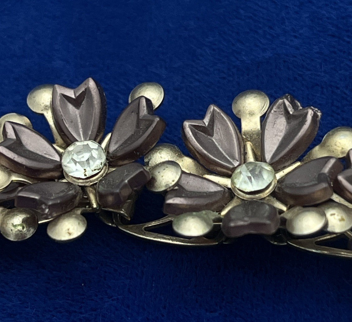 Vintage 1940's  Metal 3 D Flowers Rhinestone Center 10 Link Bracelet Beautiful!