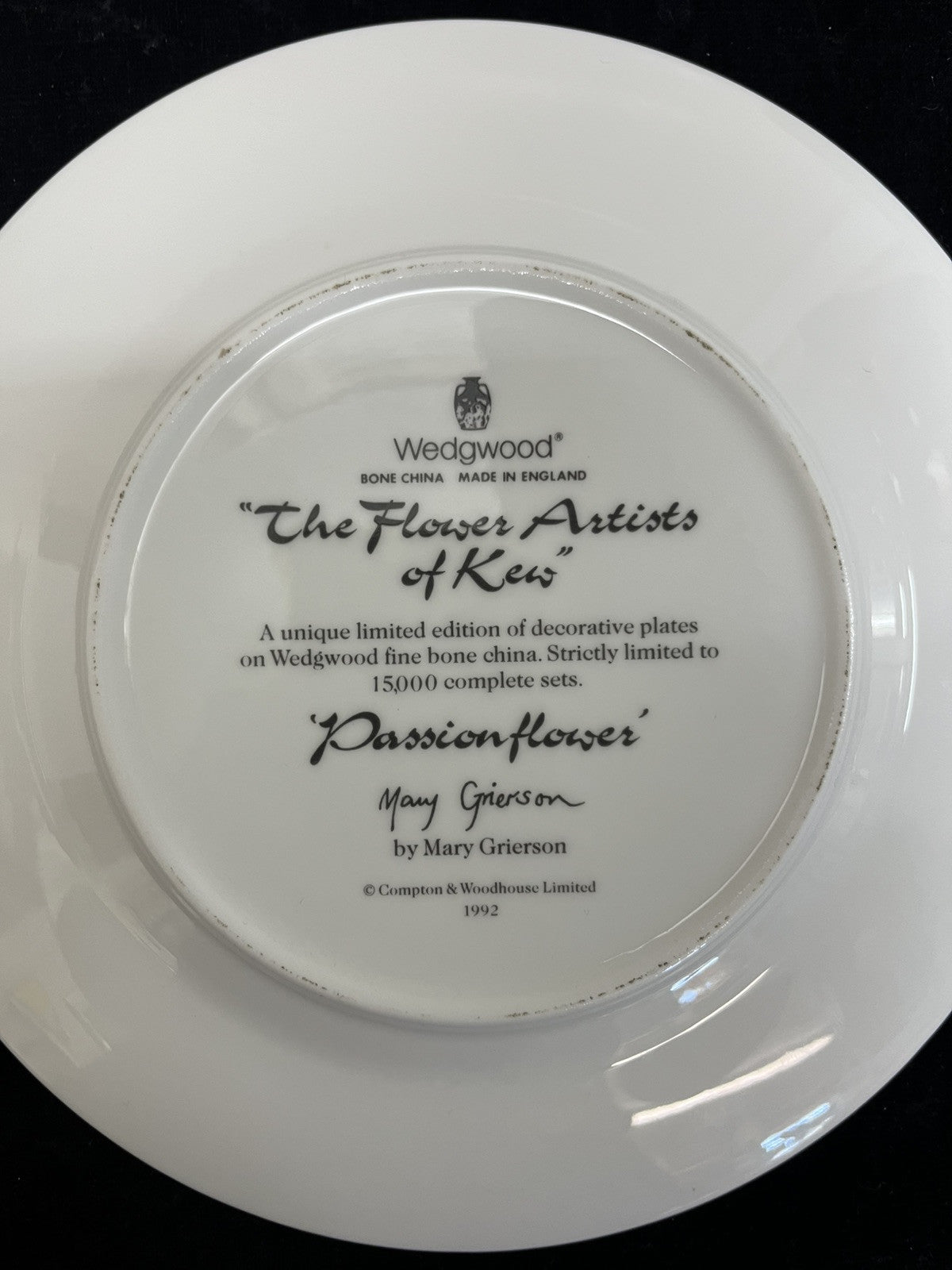 Wedgwood "The Flower Artists of Kew" Pink Passionflower Plates Set of 2 - 8.25"